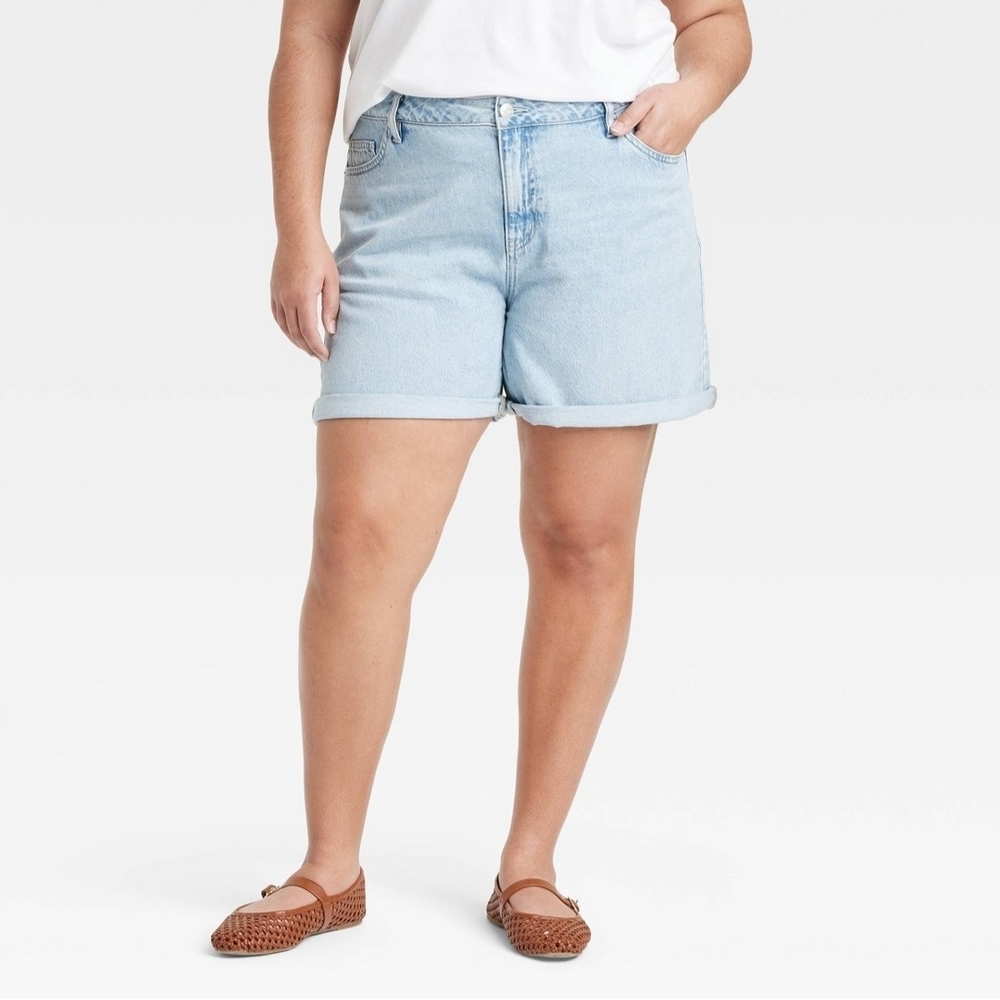 Ava & Viv Light Wash Denim Shorts